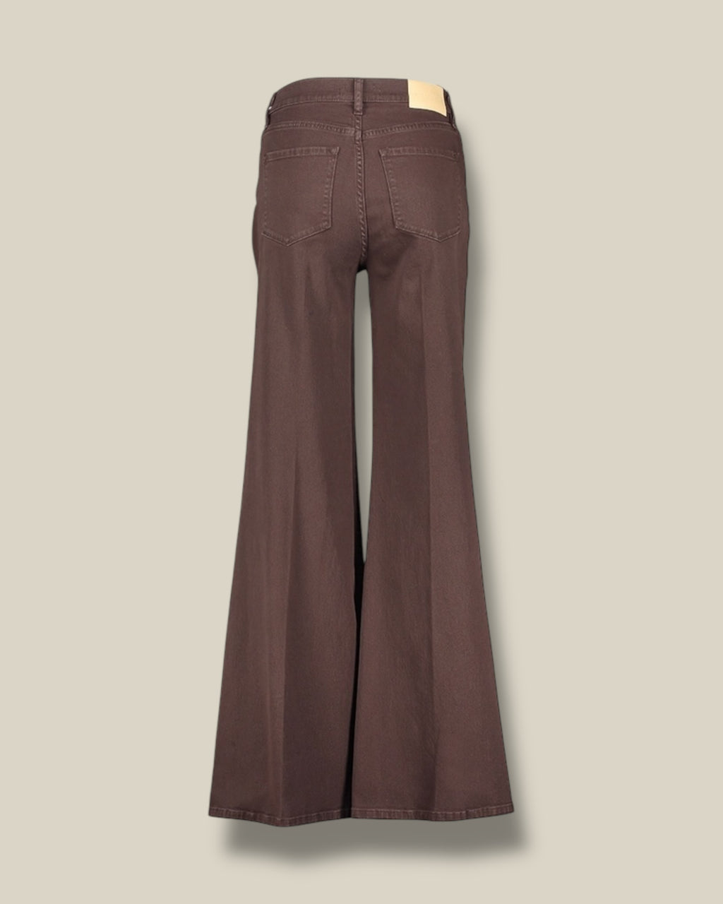 chocolat-dames-jeans-met-wijde-flare-pijpen-enrica-van-march23-she-stories-gwen