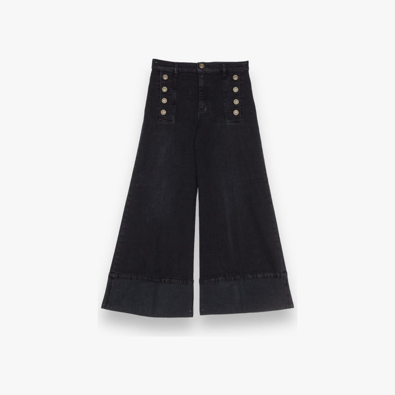 black-denim-dames-jeans-met-maxi-omslag-wijd-uitlopende-pijpen-knoop-details-van-twinset-milano-she-stories-gwen