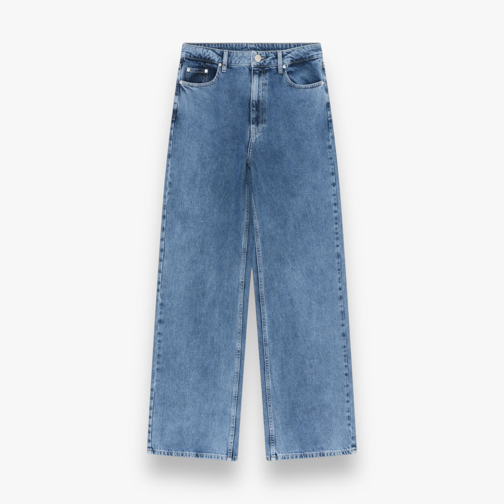 light-blue-dames-jeans-5-pocket-high-waist-wijde-pijpen-rode-van-2ndday-she-stories-gwen