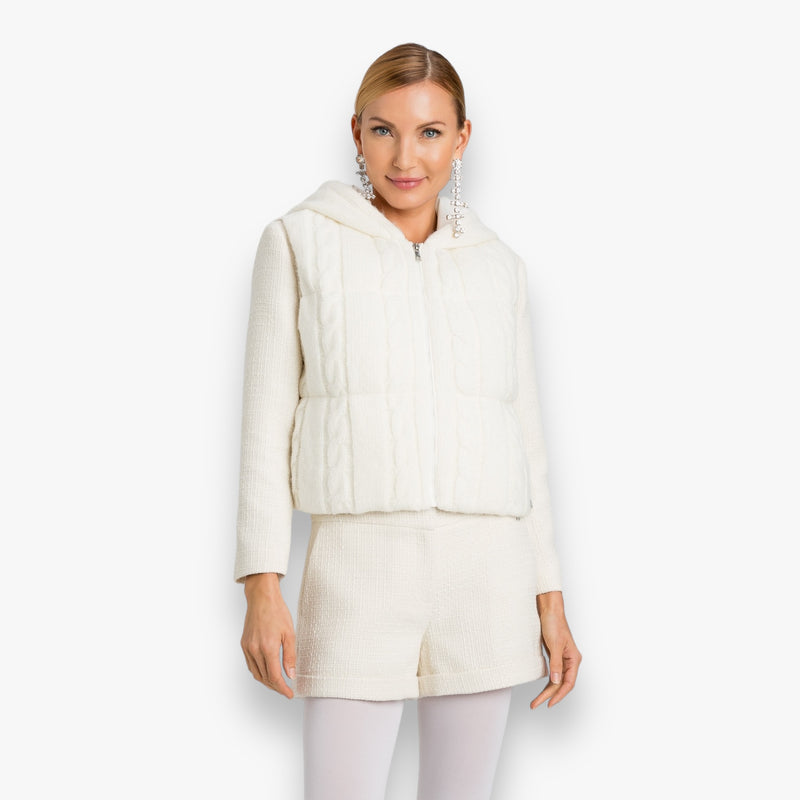 white-cream-dames-bodywarmer-gewatteerd-gilet-cable-knit-van-actitude-she-stories-gwen