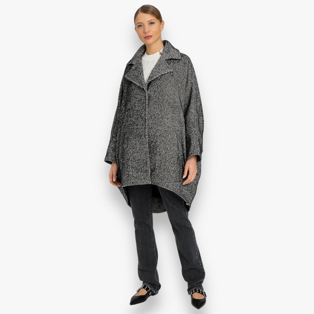 zwart-wit-two-tone-wollen-dames-jas-met-kraag-lange-mouwen-van-actitude-she-stories-gwen