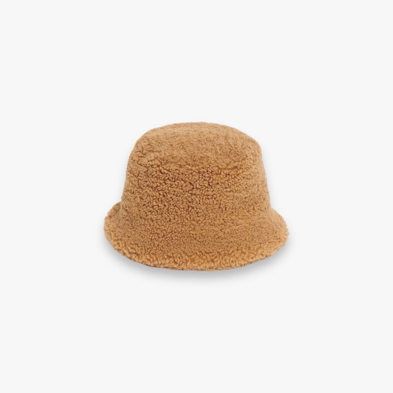 hazelnut-boucle-dames-bucket-hat-amara-van-apparis-she-stories-gwen