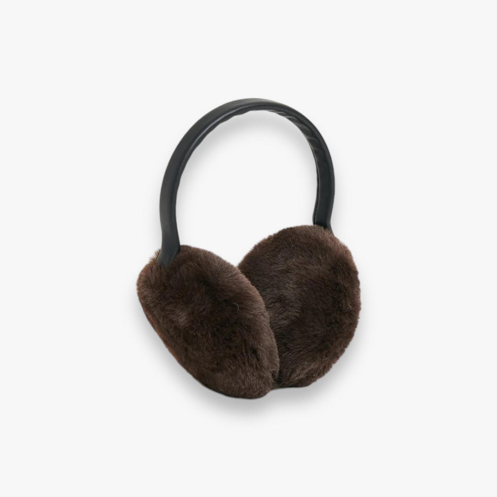 espresso-dames-pluche-earmuffs-van-gerecycled-polyester-esme-van-apparis-she-stories-gwen