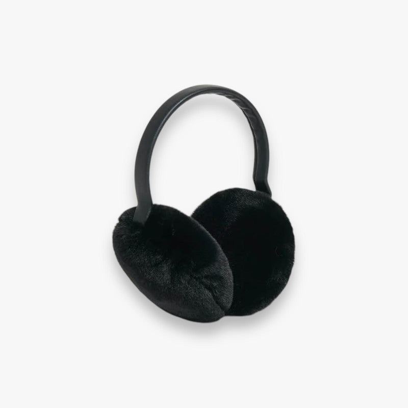 zwarte-dames-pluche-earmuffs-van-gerecycled-polyester-esme-van-apparis-she-stories-gwen