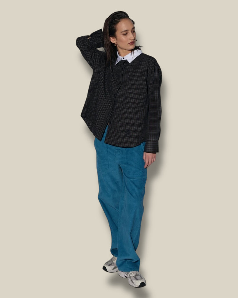 geruite-dames-blouse-met-poplin-kraag-borduursel-chris-van-azad-paris-she-stories-gwen