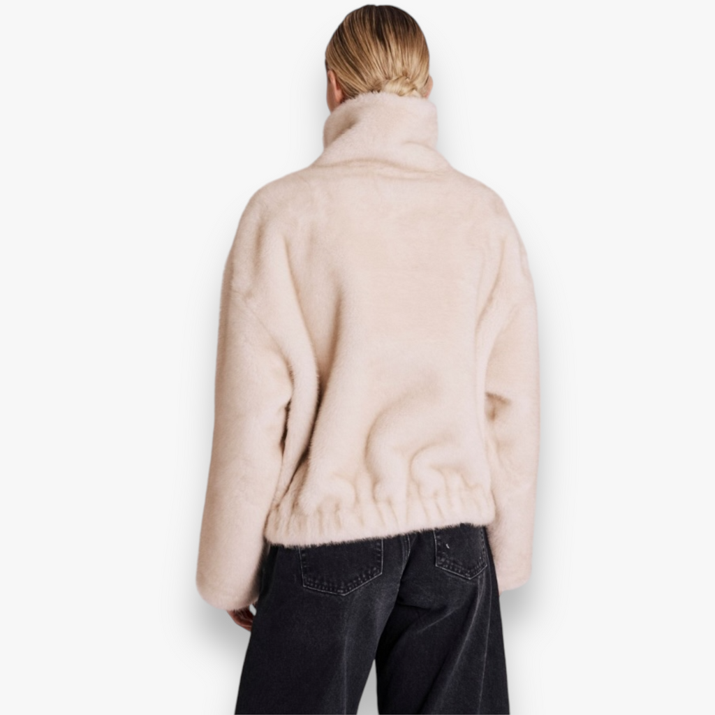 off-white-dames-bomber-met-opstaande-kraag-lange-mouwen-van-faux-fur-batoul-van-berenice-she-stories-gwen