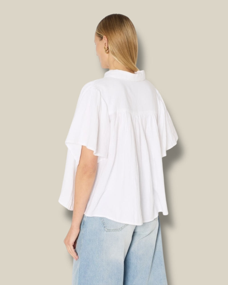wit-dames-oversized-blouse-met-plooien-kraag-cristifly-van-berenice-she-stories-gwen