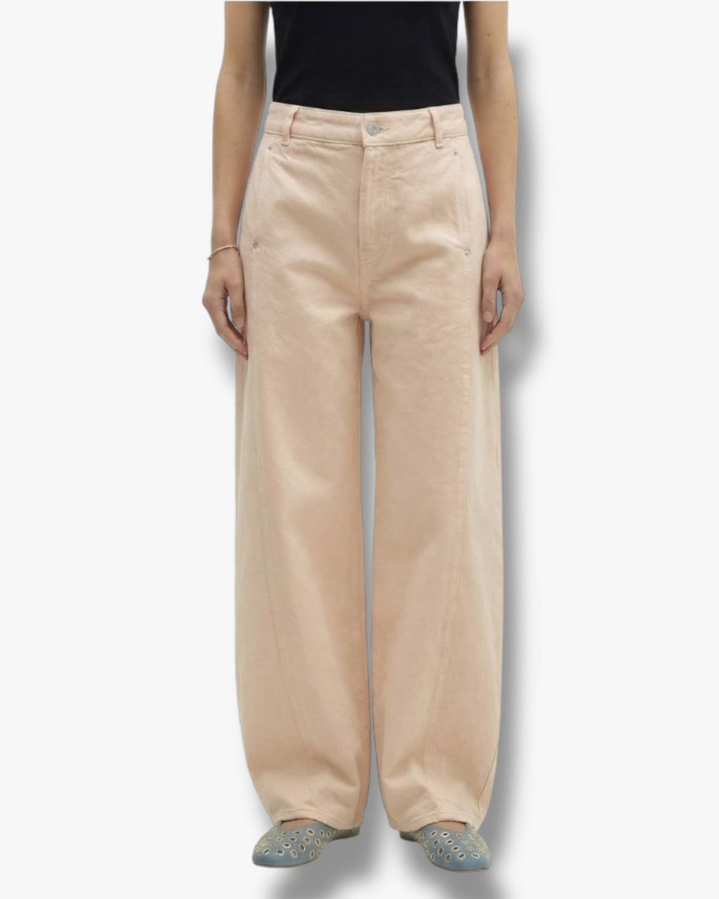 light-pink-denim-dames-jeans-met-ballon-fit-hoge-taille-perri-van-berenice-she-stories-gwen