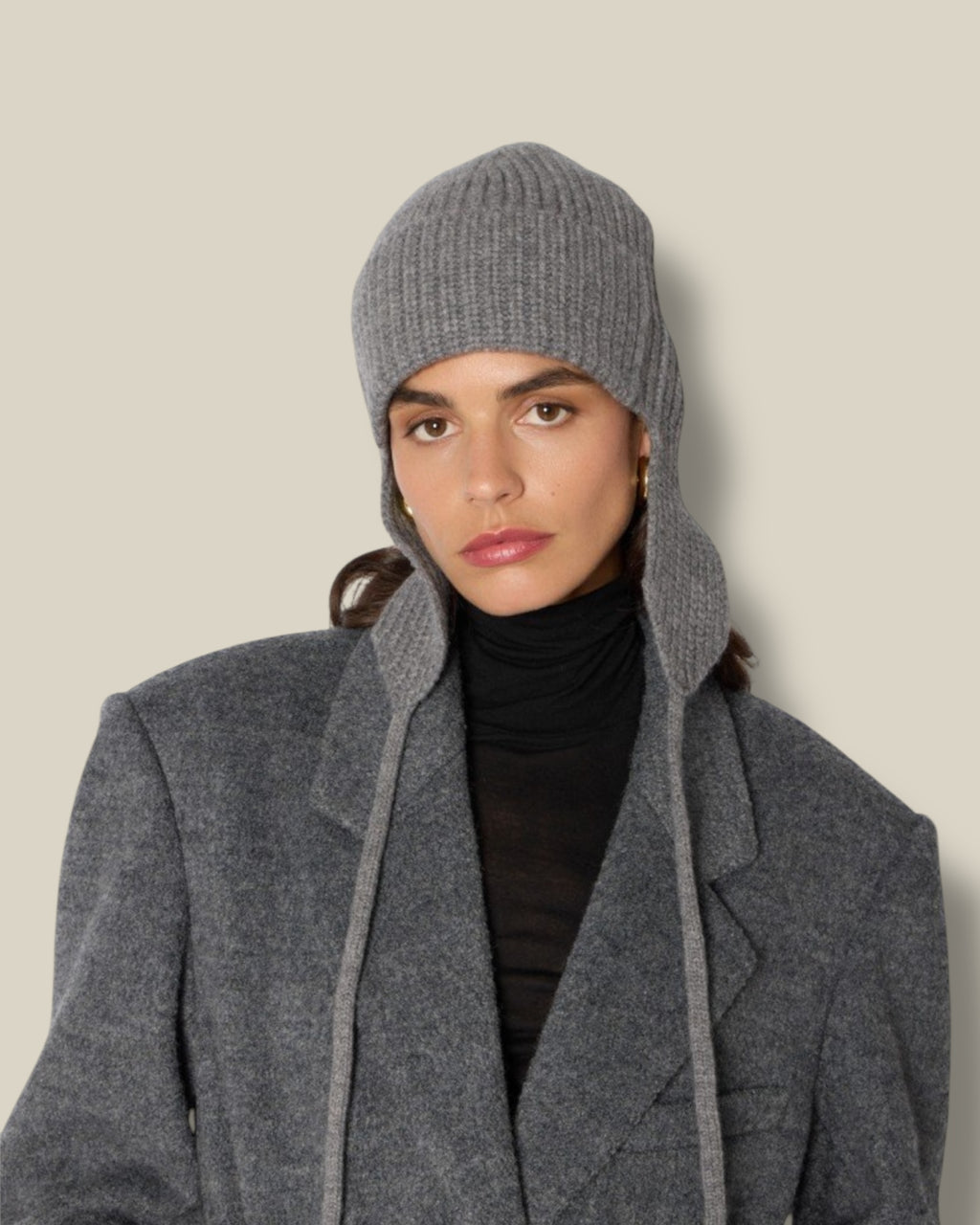 dark-grey-melange-dames-chapka-muts-met-strikband-van-berenice-she-stories-gwen