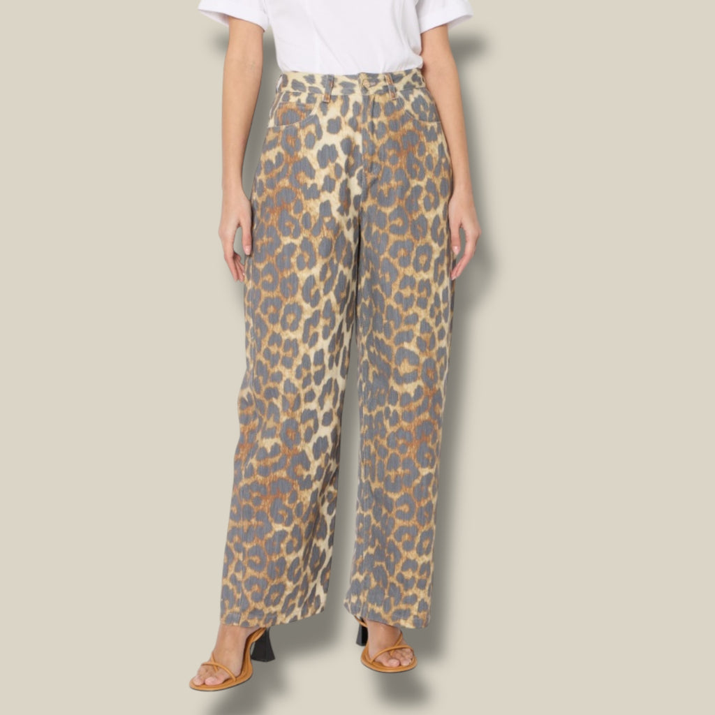 leopard-printed-dames-jeans-met-hoge-taille-wijde-pijpen-monaco-van-berenice-she-stories-gwen