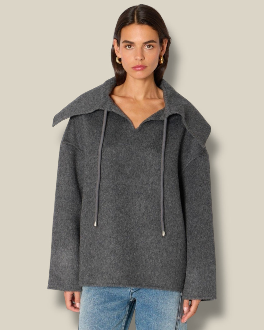 dark-grey-melange-dames-jack-van-wol-grote-kraag-lange-mouwen-van-berenice-she-stories-gwen