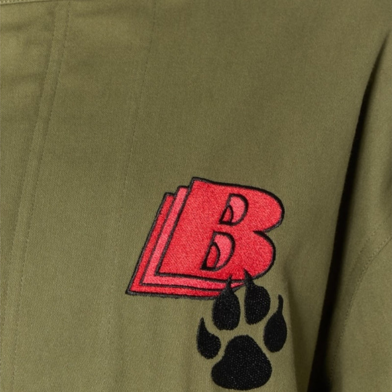 khaki-dames-korte-parka-jas-met-patches-hoge-kraag-lange-wijde-mouwen-vitto-van-berenice-she-stories-gwen