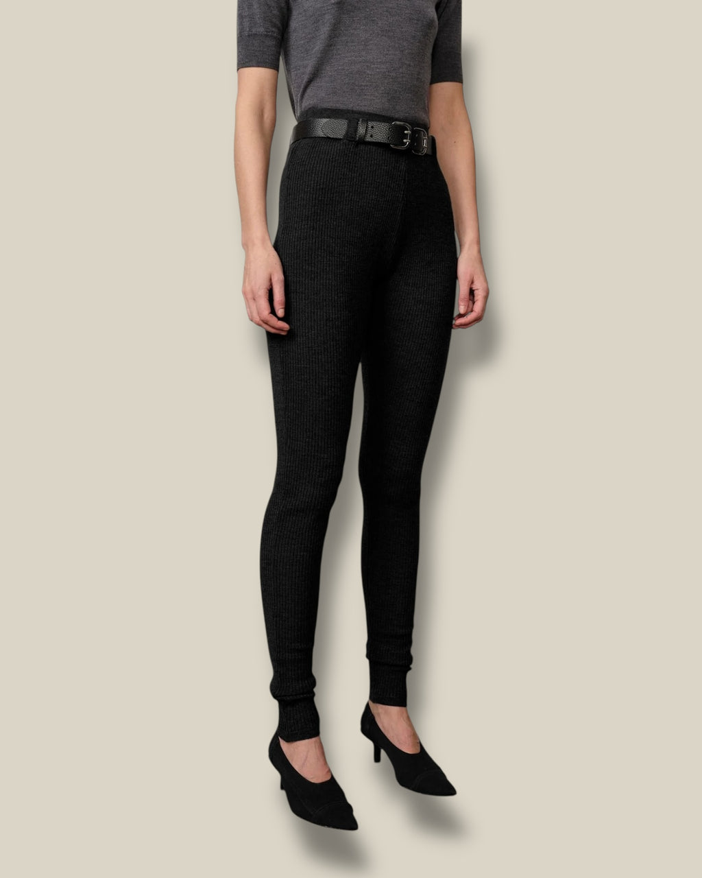 zwarte-dames-knit-legging-wol-carlos-van-herskind-she-stories-gwen