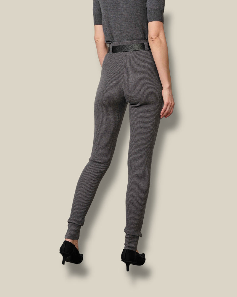 grijze-dames-knit-legging-wol-carlos-van-herskind-she-stories-gwen