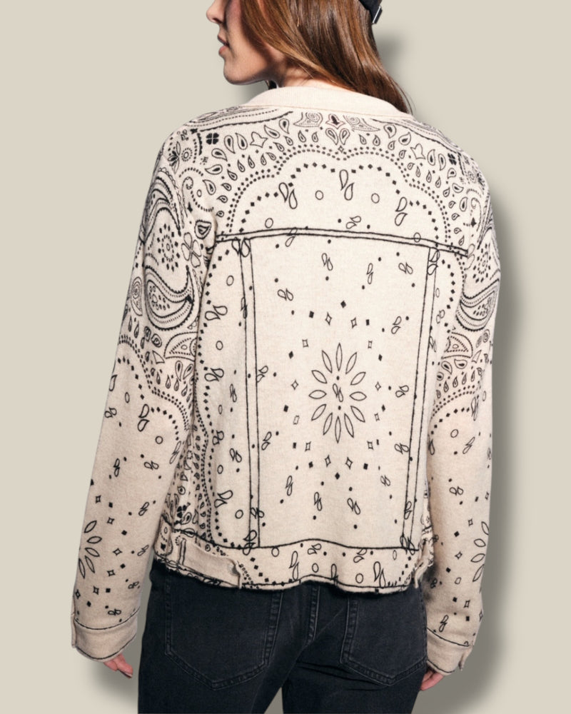 sable-zandkleurige-dames-jacket-met-bandana-print-lange-mouwen-stiksels-choupette-van-ma-petite-capsule-she-stories-gwen