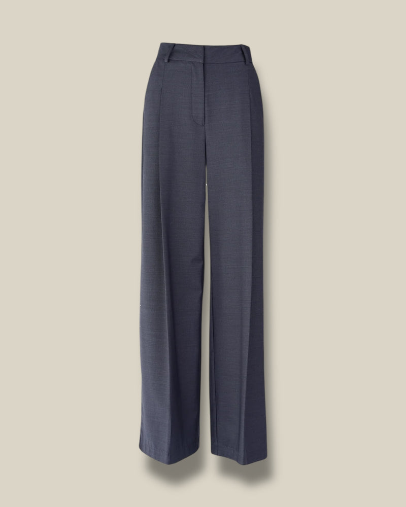 cloudy-blue-dames-pantalon-trousers-van-wol-getailleerd-edith-van-march23-she-stories-gwen