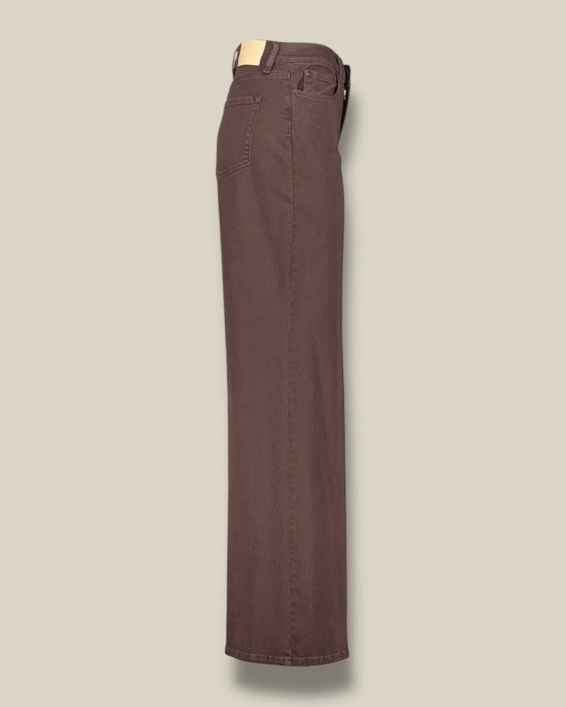 chocolat-dames-jeans-met-wijde-flare-pijpen-enrica-van-march23-she-stories-gwen