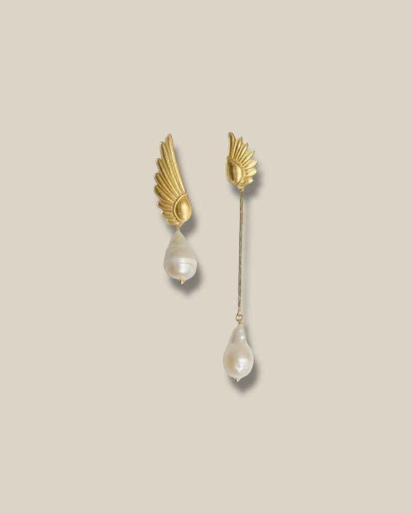 white-pearl-dames-oorbellen-angel-van-fien-she-stories-gwen-leidschendam