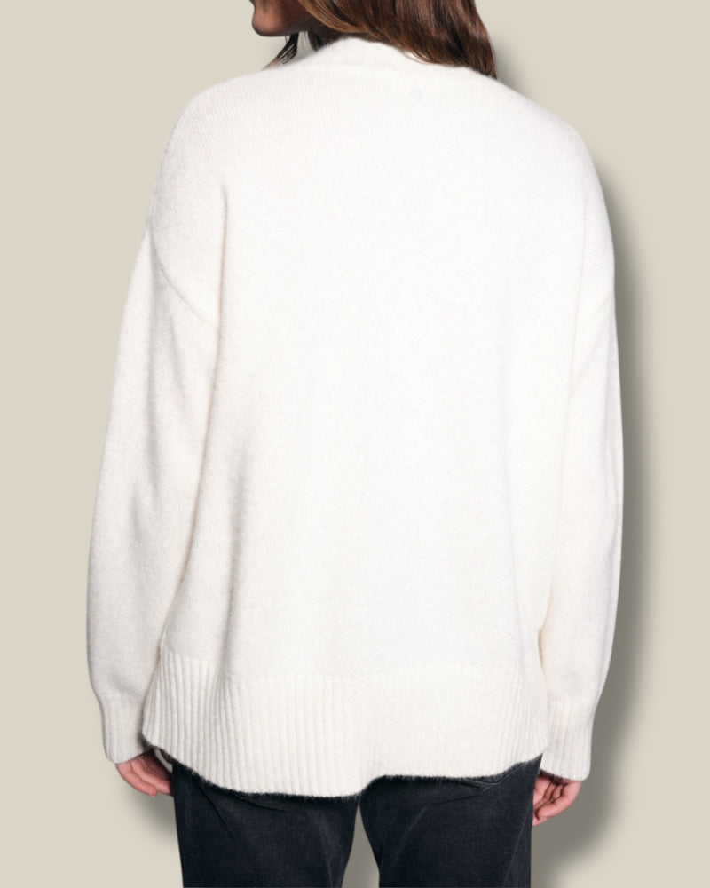 ecru-dames-trui-met-v-hals-lange-mouwen-knopen-fith-avenue-van-ma-petite-capsule-she-stories-gwen