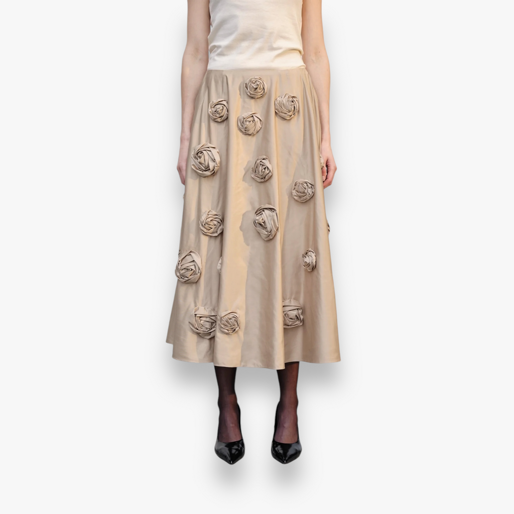 creme-dames-midi-rok-met-hangemaakte-rozen-william-van-herskind-she-stories-gwen