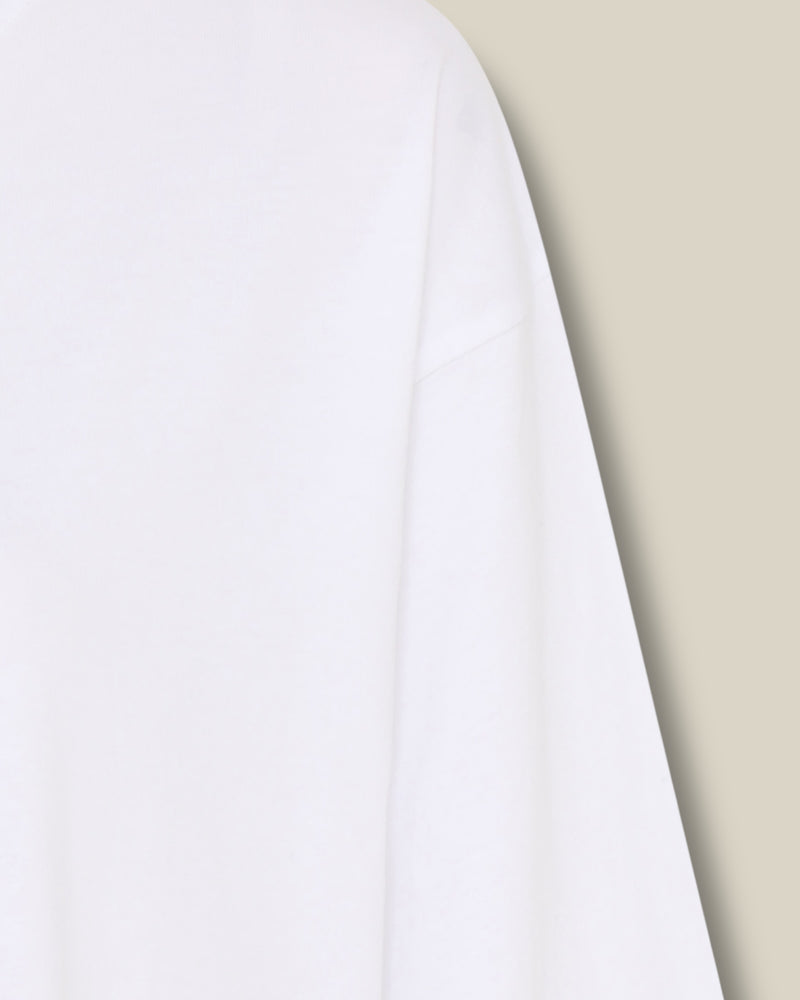 off-white-dames-t-shirt-met-ronde-hals-korte-mouwen-logo-van-biologisch-katoen-herskind-she-stories-gwen