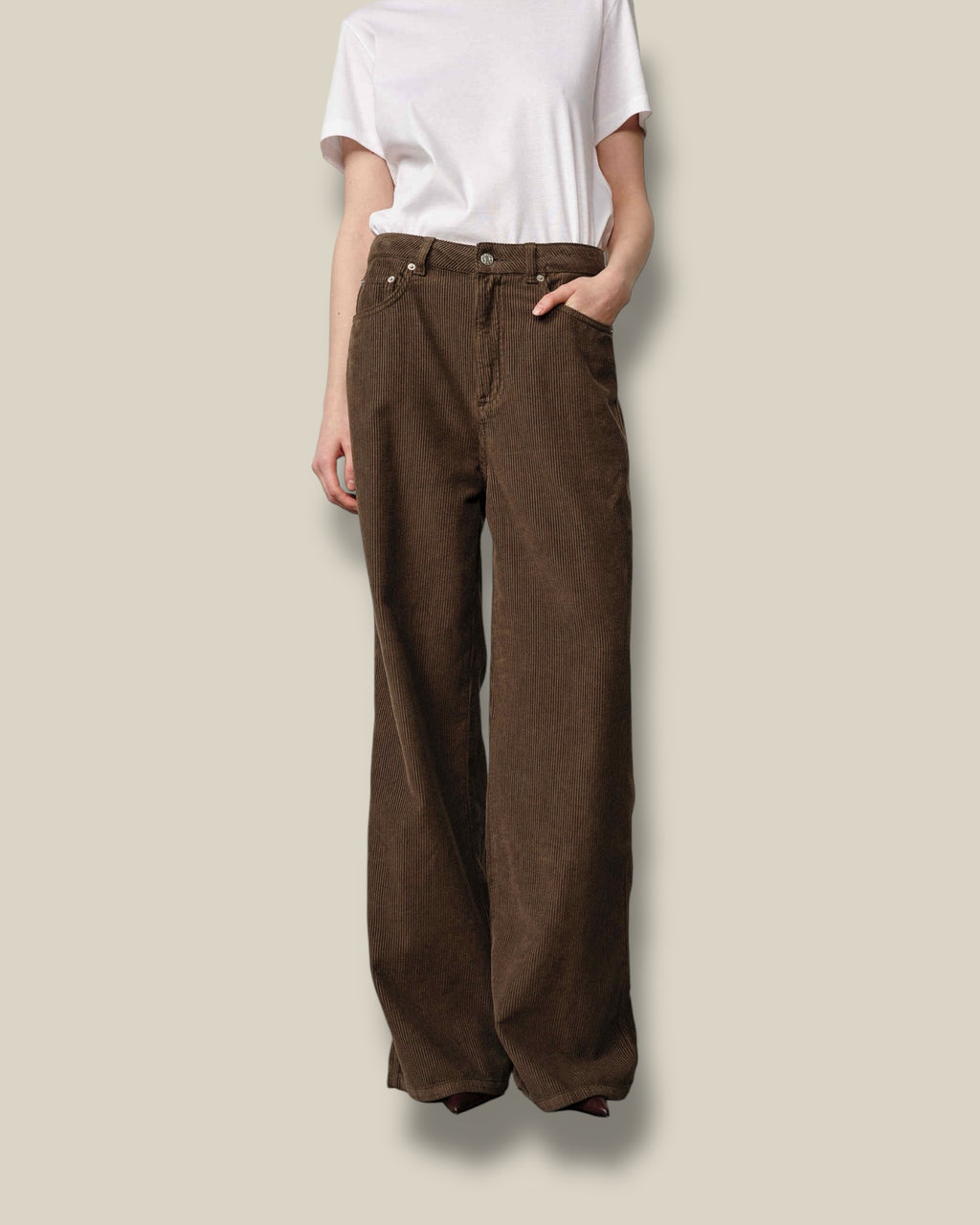 dark-olive-dames-pantalon-corduroy-5-pocket-kat-van-herskind-she-stories-gwen