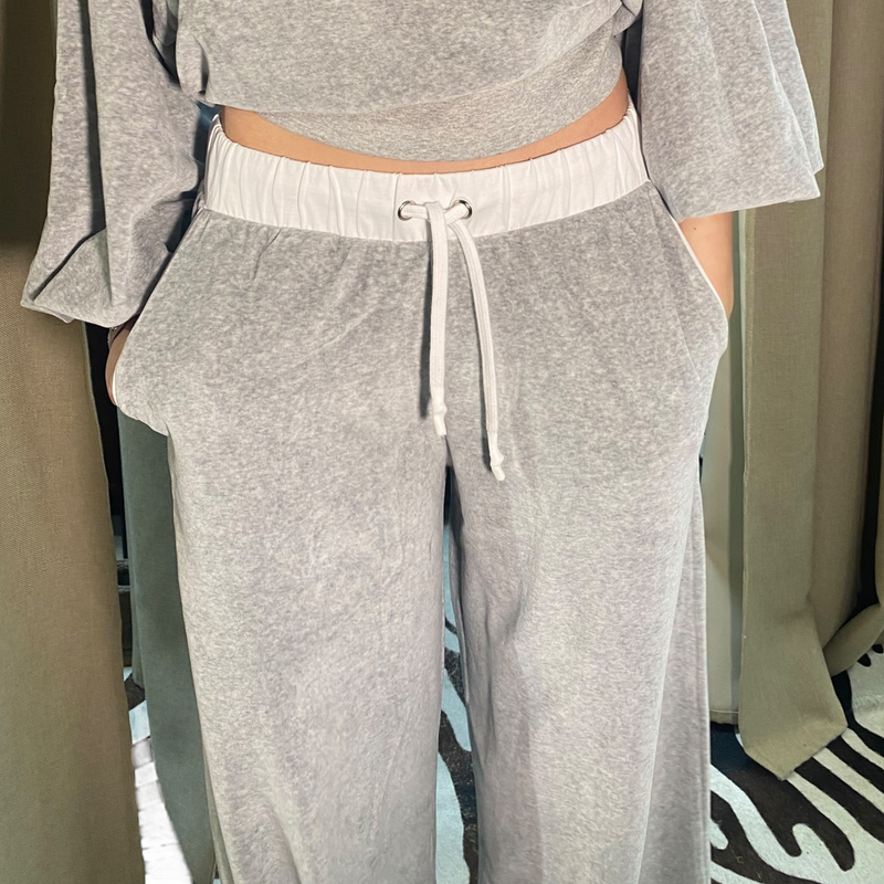 grey-melange-dames-pantalon-velour-met-trekkoord-rechte-pijpen-elastische-band-berro-van-love-sundaily-she-stories-gwen