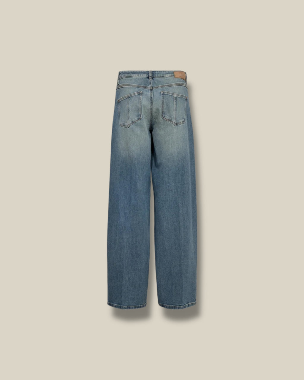 mid-blue-dames-jeans-met-string-trekkoord-wijde-fit-zakken-milo-van-mos-mosh-she-stories-gwen