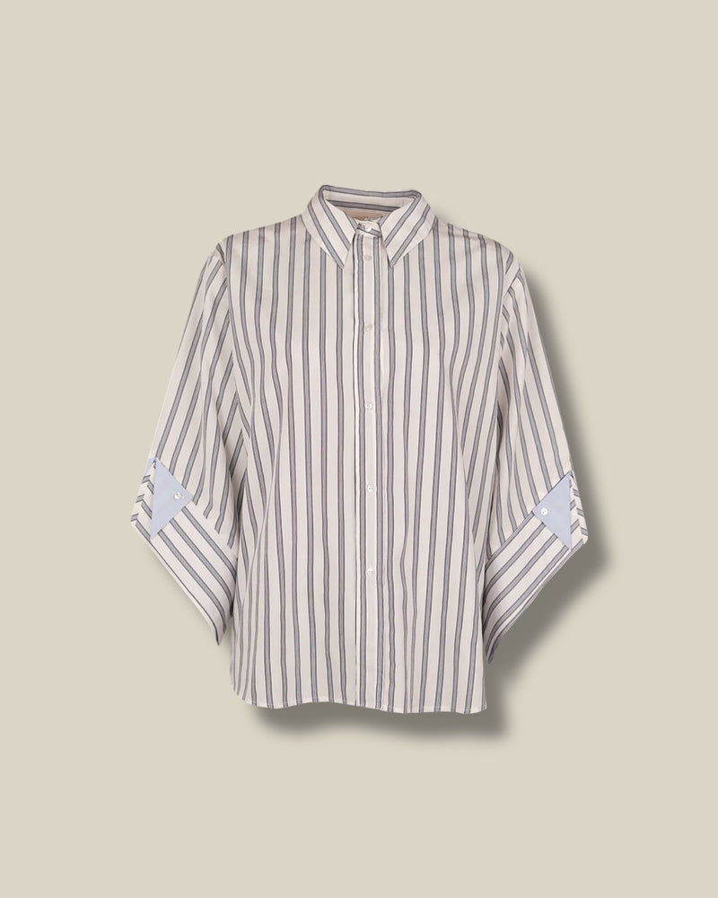 wit-gestreepte-dames-blouse-met-kraag-poplin-gabbie-van-march23-she-stories-gwen