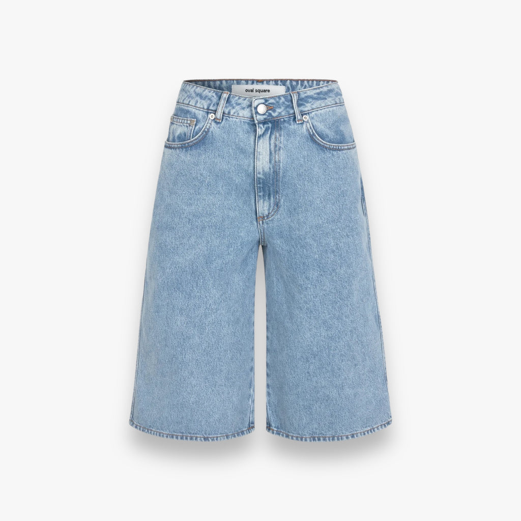 light-blue-wash-dames-denim-shorts-met-mid-waist-city-van-oval-sqaure-she-stories-gwen