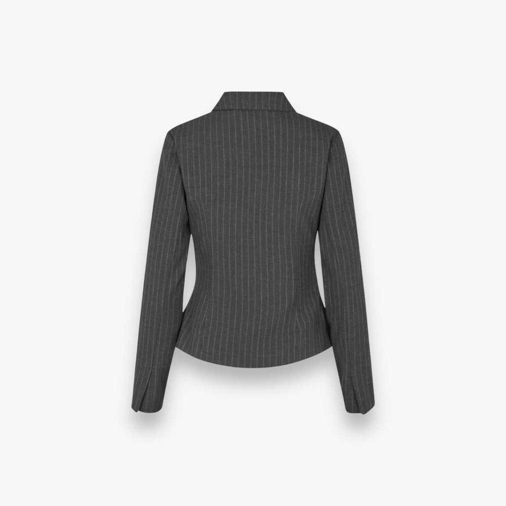 dark-grey-pinstripe-dames-blouse-met-ritssluiting-kraag-rowy-van-oval-square-she-stories-gwen