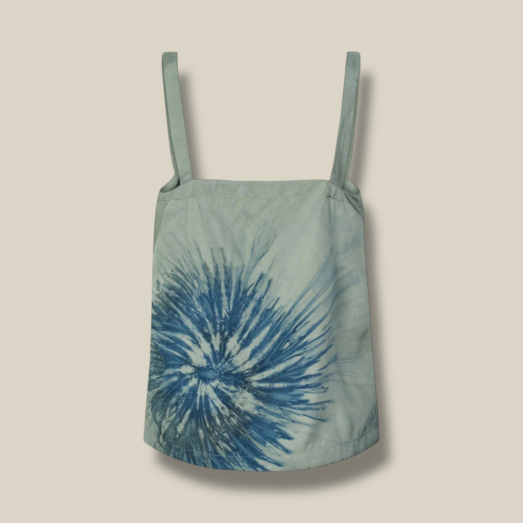 ocean-combo-dames-camisole-top-met-cartwheel-v-hals-viscose-maisa-van-rabens-saloner-she-stories-gwen