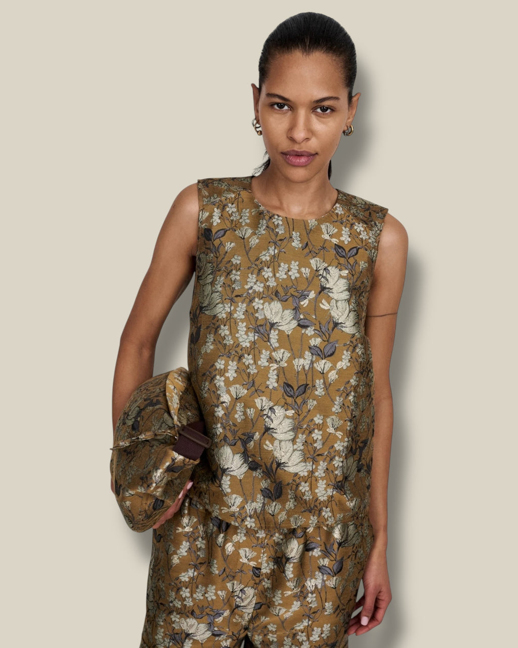 bloemenprint-dames-printed-cross-body-bag-mona-van-rabens-saloner-she-stories-gwen