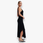 zwarte-dames-maxi-jurk-geribbeld-met-v-hals-slanke-fit-como-van-second-female-she-stories-gwen