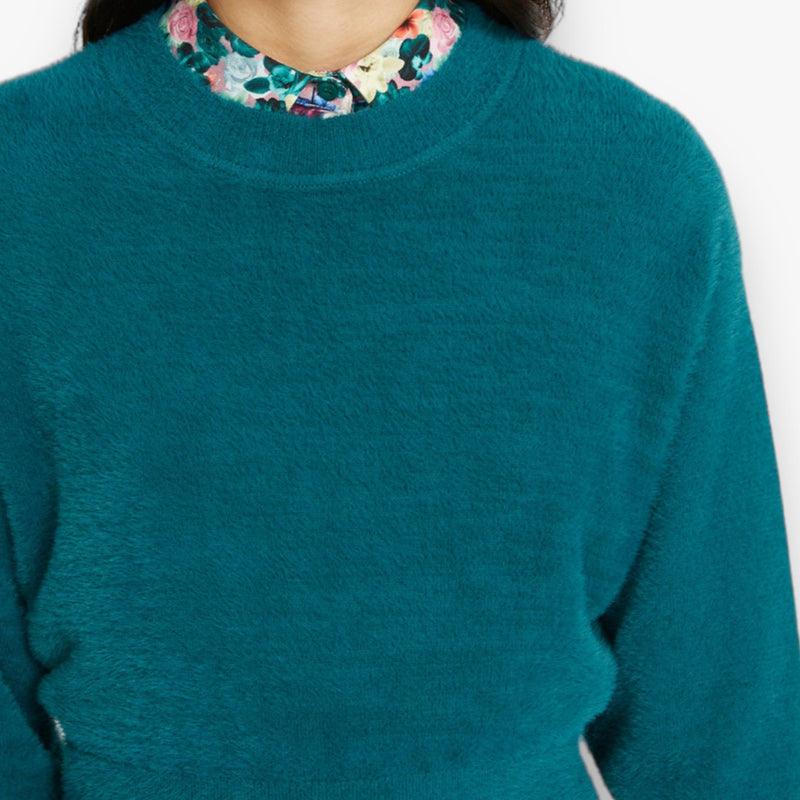 groene-dames-trui-van-nylon-met-ronde-hals-lange-mouwen-van-silvian-heach-she-stories-gwen
