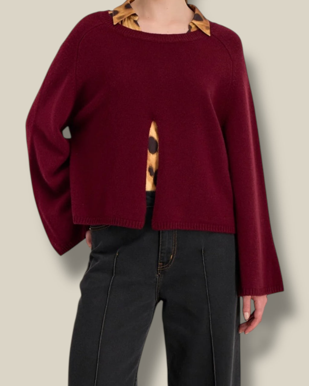 bordeaux-dames-trui-met-raglanmouwen-boothals-split-rib-van-merino-wol-hilda-van-stella-forest-she-stories-gwen