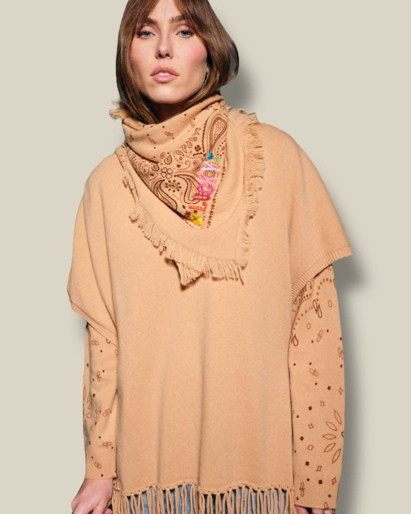 camel-dames-poncho-met-ronde-hals-korte-mouwen-franjes-texas-van-ma-petite-capsule-she-stories-gwen