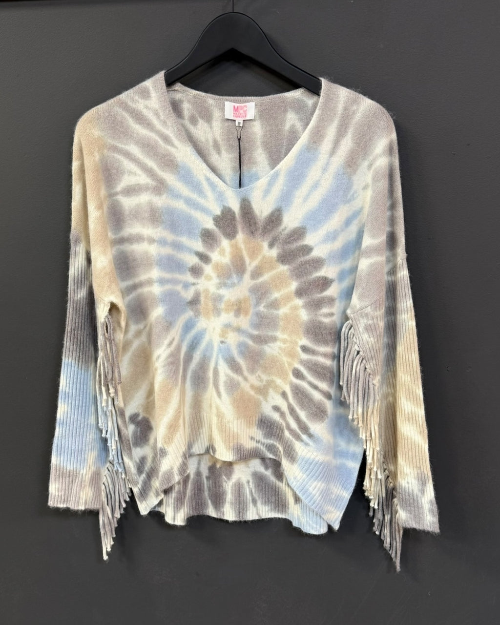 coloris-multicolor-dames-tie-dye-trui-met-v-hals-lange-mouwen-franjes-van-ma-petite-capsule-she-stories-gwen