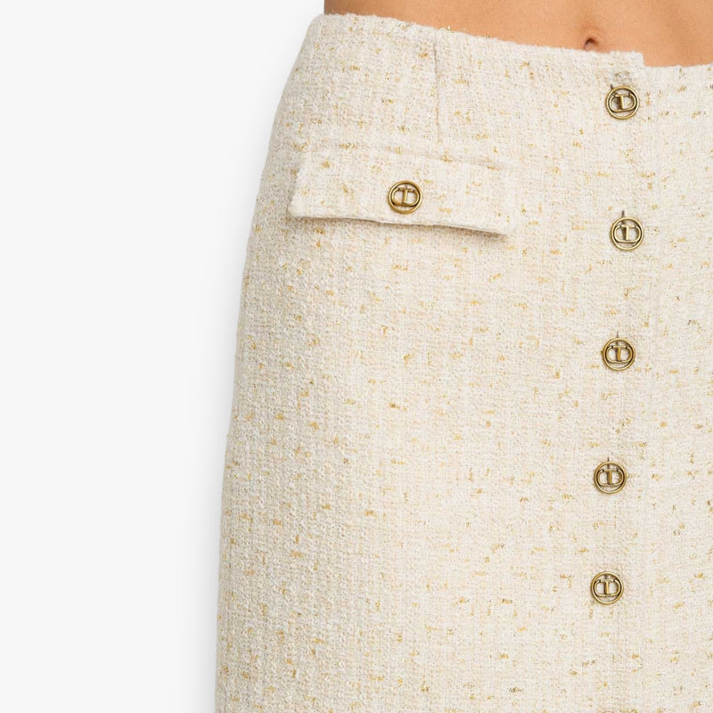 ivory-boucle-gold-dames-mini-rok-met-knoopsluiting-logo-van-twinset-milano-she-stories-gwen