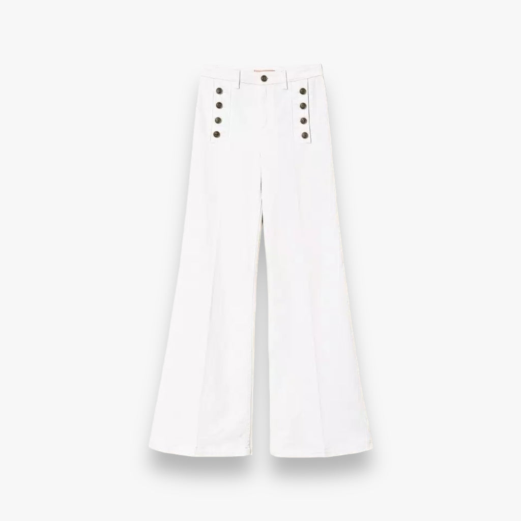 white-denim-dames-jeans-broek-met-decoratieve-knopen-flare-pijpen-van-twinset-milano-she-stories-gwen