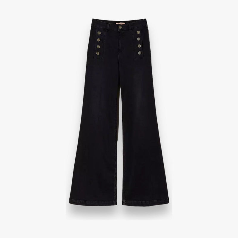 black-denim-dames-jeans-met-uitlopende-pijpen-knopen-met-logo-van-twinset-milano-she-stories-gwen