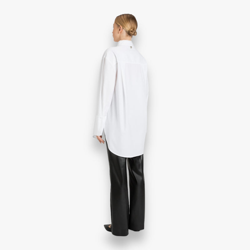 witte-dames-oversized-blouse-met-kraag-lange-mouwen-afneembare-manchetten-van-twinset-milano-she-stories-gwen