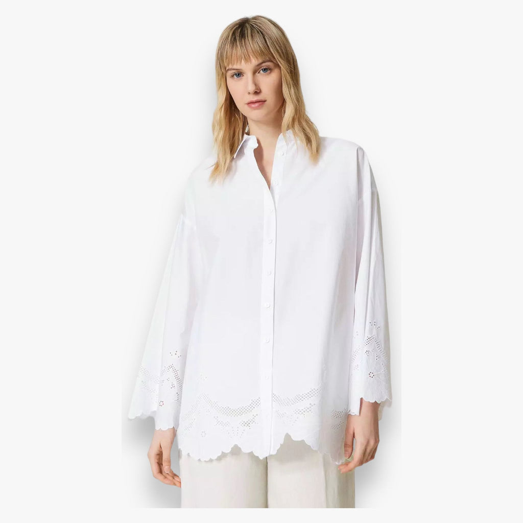 witte-dames-blouse-met-broderie-anglaise-lange-wijd-uitlopende-mouwen-van-popeline-231TT2303-twinset-milano-she-stories-gwen