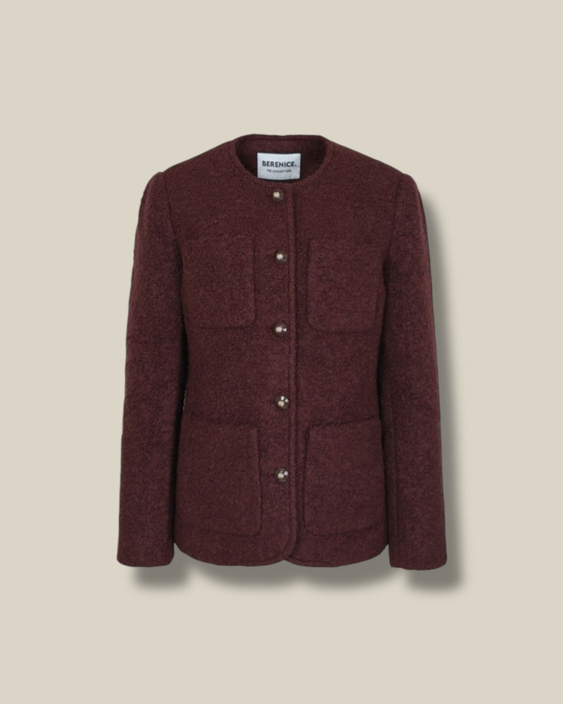 bordeaux-rode-dames-jacket-met-ronde-hals-lange-mouwen-krullend-wol-verona-van-berenice-she-stories-gwen