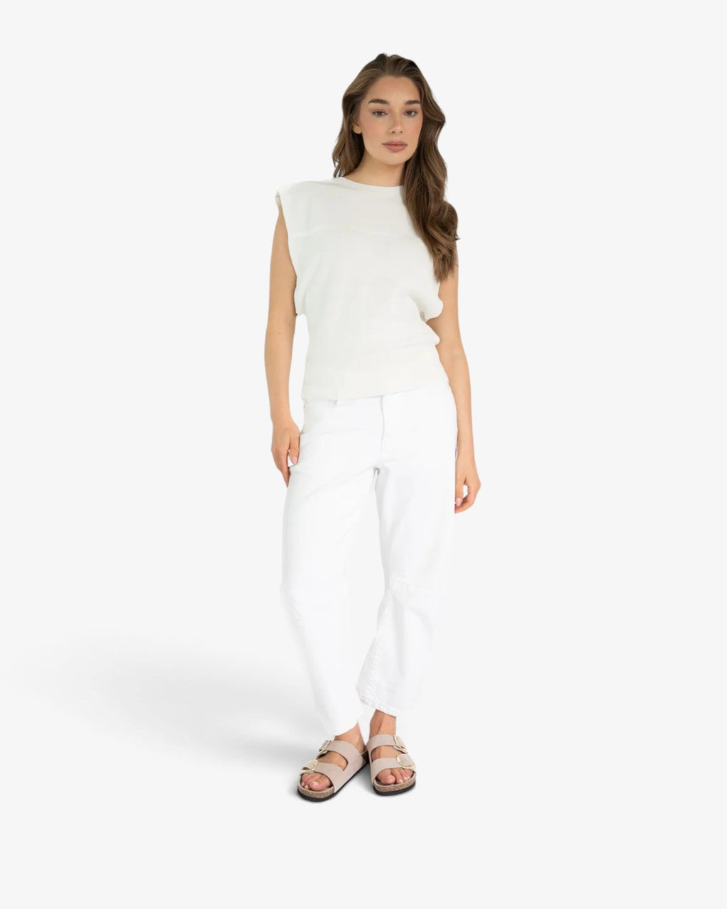 She Stories Est’Seven Ori off-white sleeveless knit sweater with a round neck and regular fit.