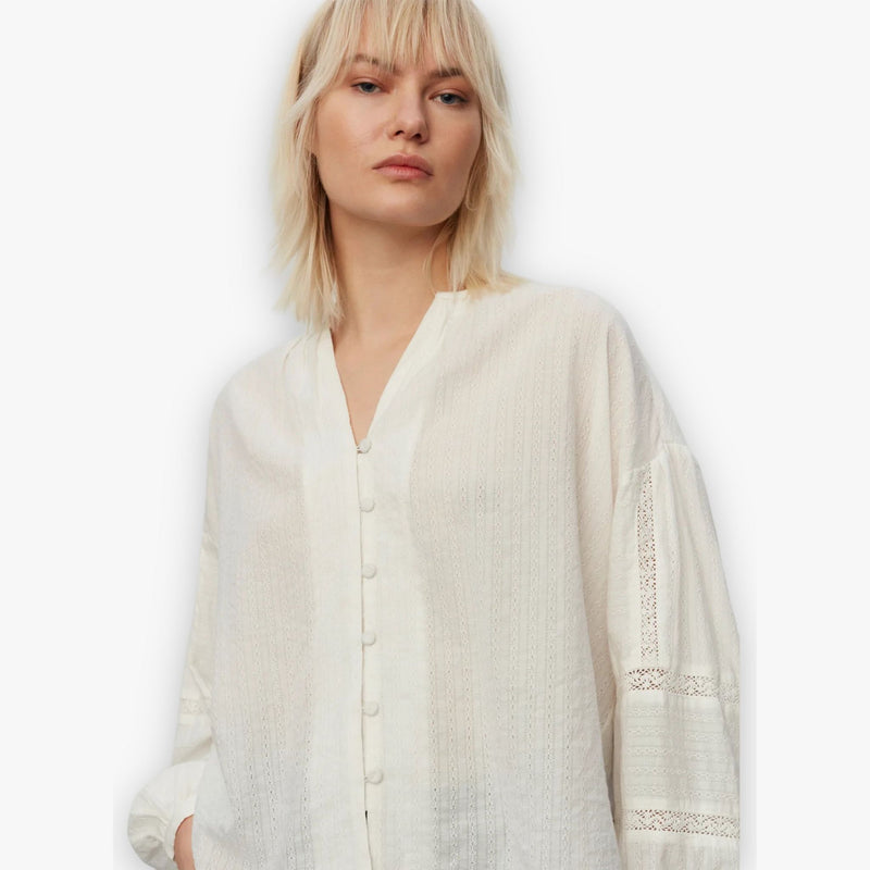 jet-stream-witte-dames-blouse-met-kant-ballonmouwen-V-hals-poem-van-2ndday-she-stories-gwen