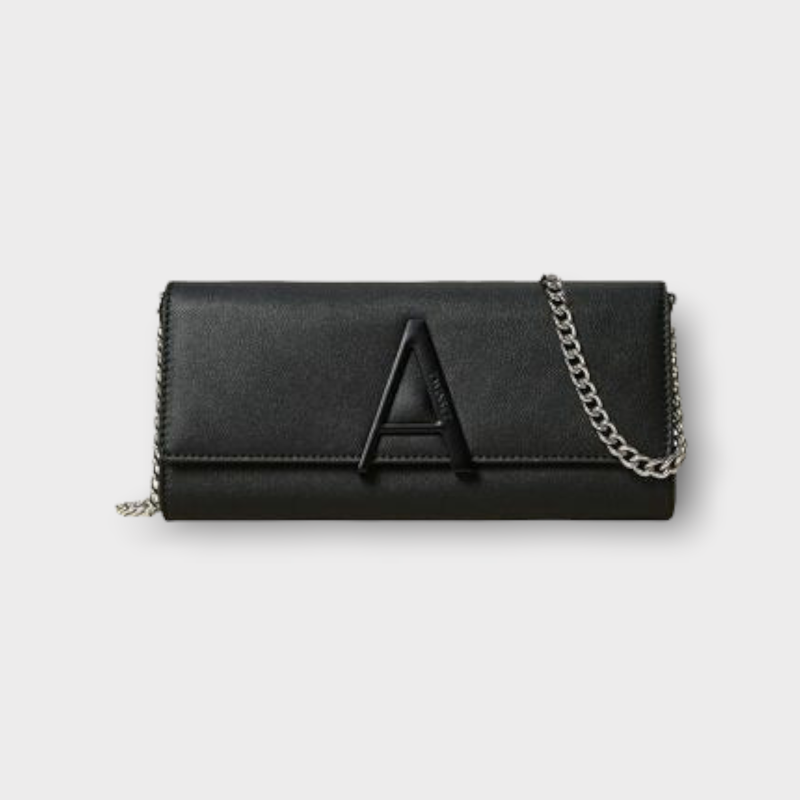 zwarte-dames-schoudertas-pochette-logo-221AO8061-van-actitude-she-stories-gwen
