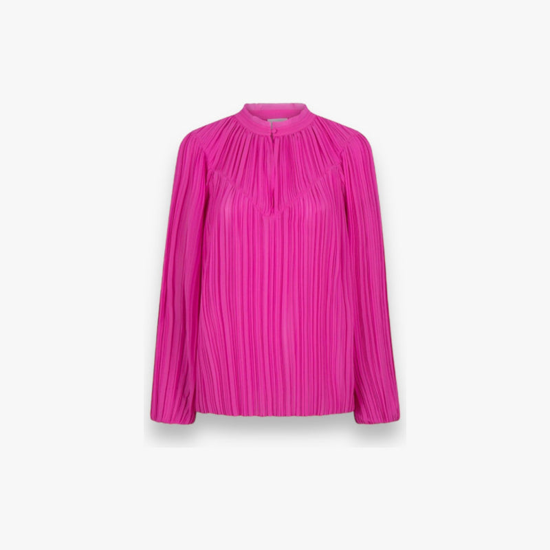 pink-energy-roze-geplooide-dames-blouse-top-opstaande-kraag-lange-pofmouwen-georgette-crepe-elmira-van-dante6-she-stories-gwen