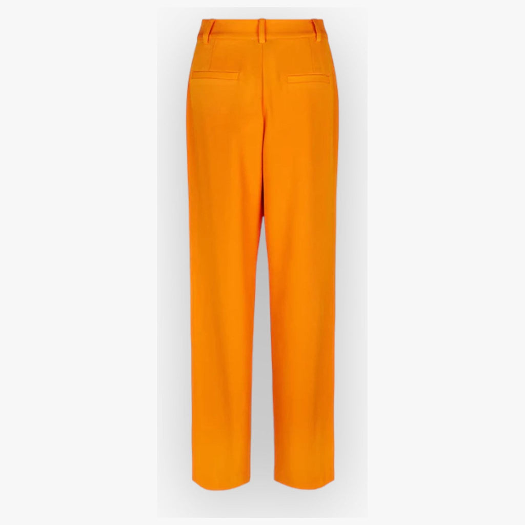 vibrant-orange-dames-pantalon-broek-wijde-pijpen-gerecycled-materiaal-van-modstrom-she-stories-gwen