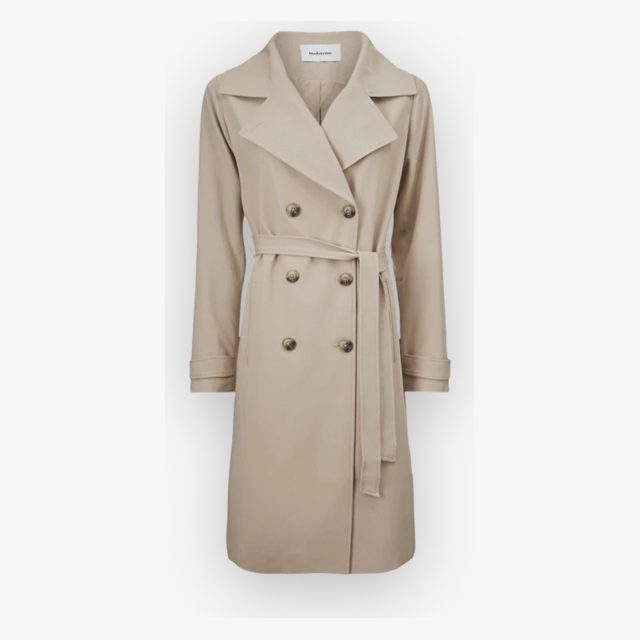 powder-sand-beige-dames-jas-coat-tailleband-revers-lange-mouwen-hiro-van-modström-she-stories-gwen
